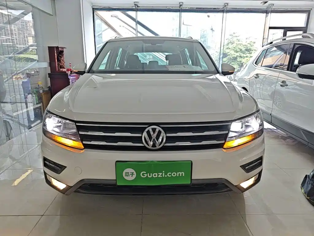 Volkswagen Tiguan L — фото 3