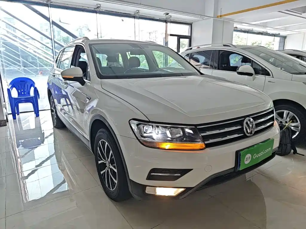 Volkswagen Tiguan L — фото 4