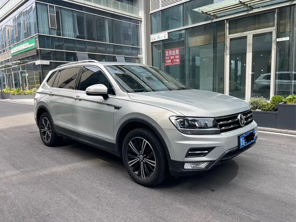 Volkswagen Tiguan L — фото 3