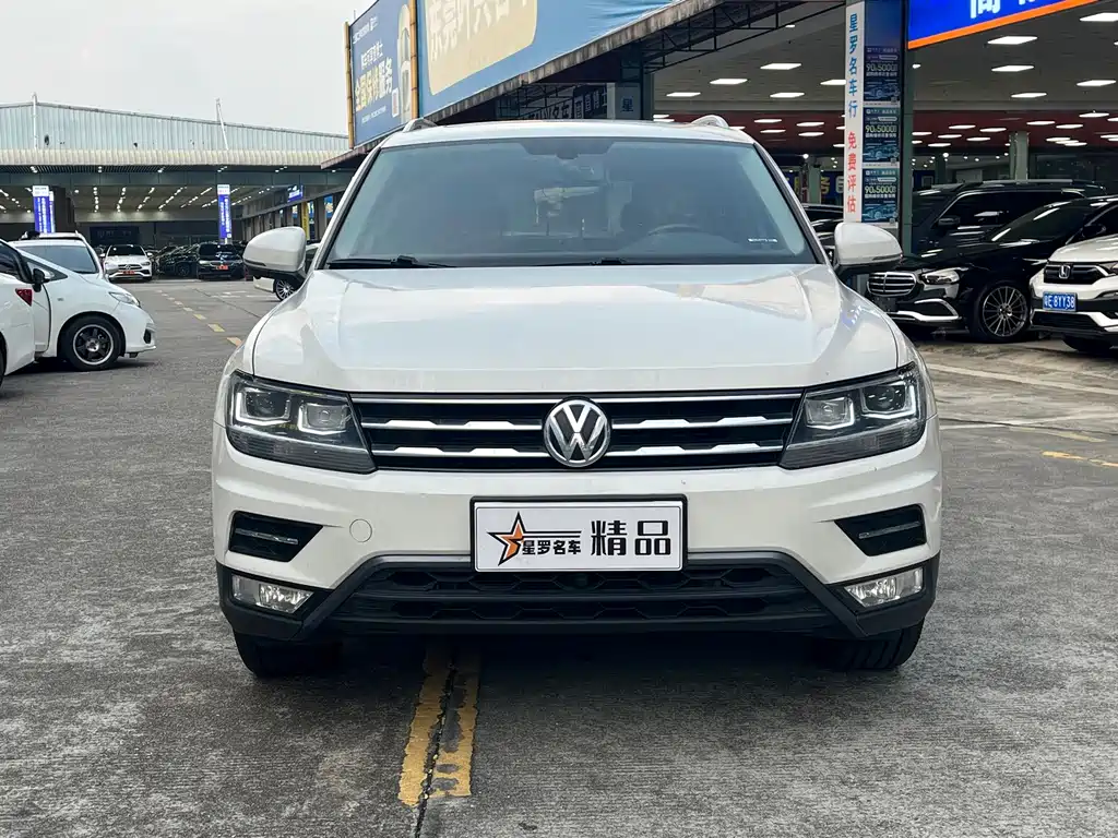Volkswagen Tiguan L — фото 2