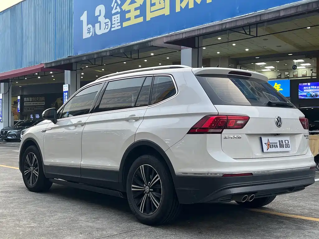 Volkswagen Tiguan L — фото 5