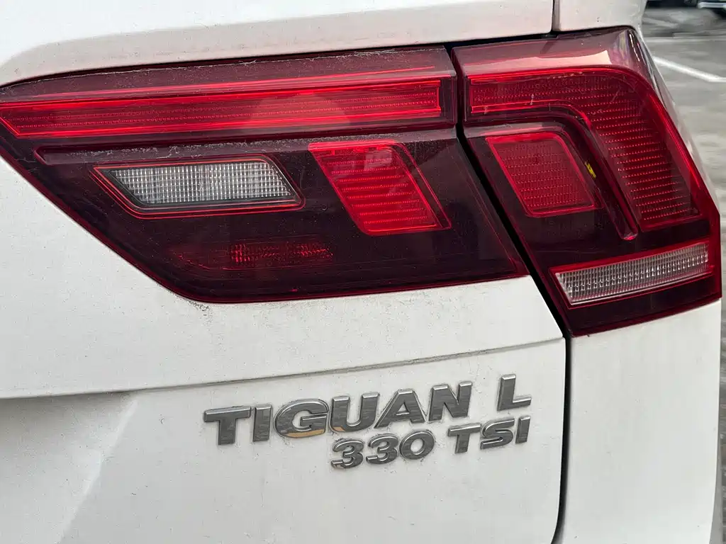 Volkswagen Tiguan L — фото 10