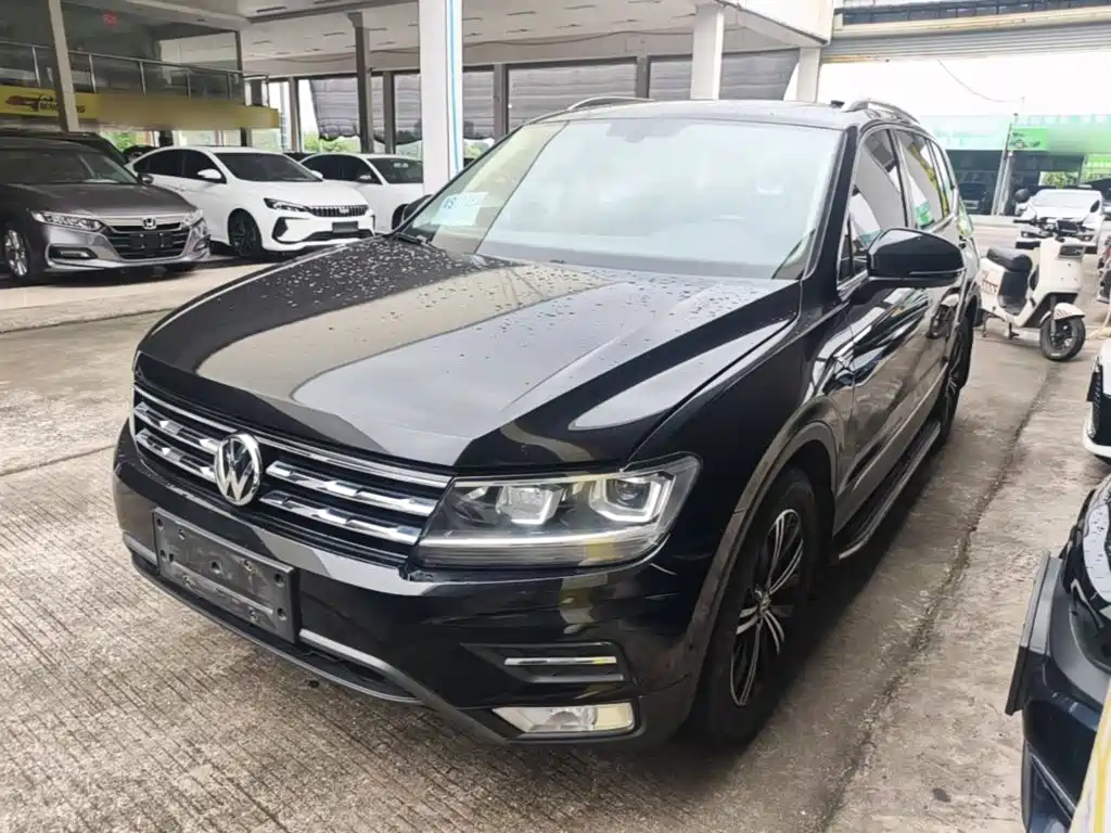 Volkswagen Tiguan L — фото 2