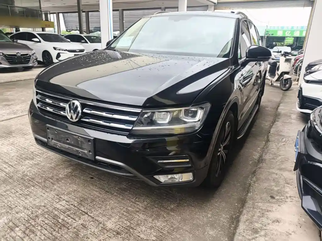 Volkswagen Tiguan L — фото 24