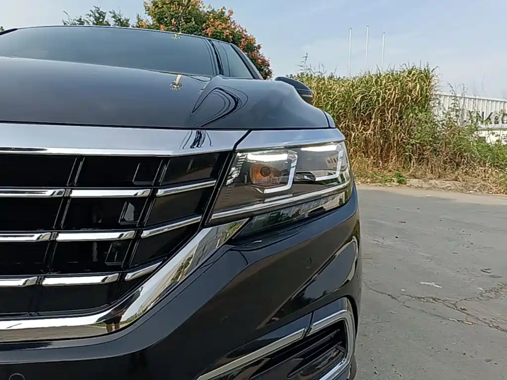 Volkswagen Passat — фото 24