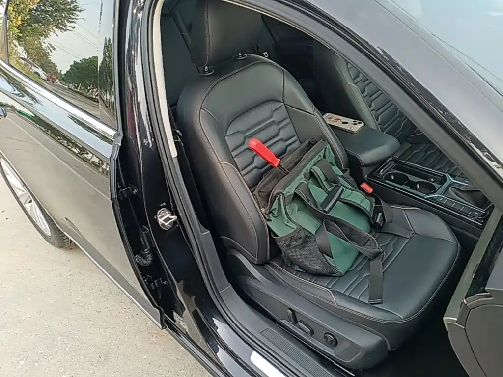 Volkswagen Passat — фото 25