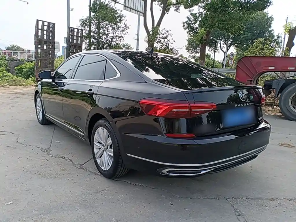 Volkswagen Passat — фото 5