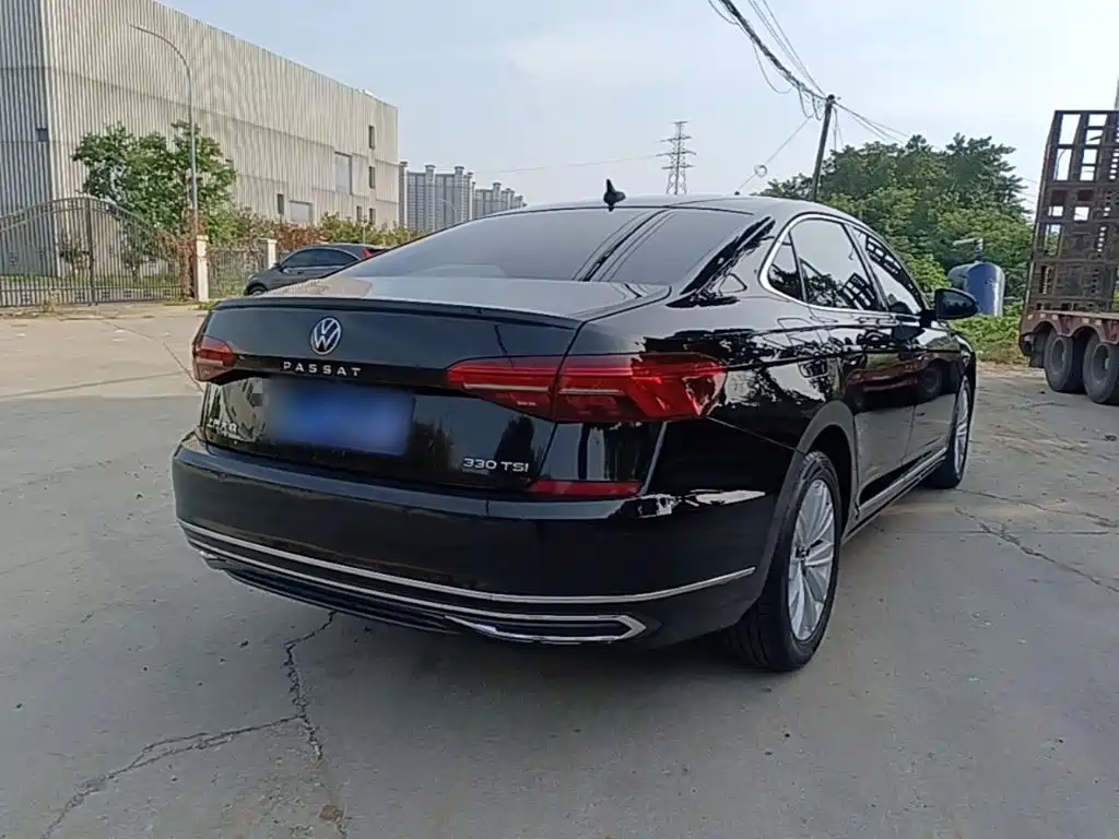 Volkswagen Passat — фото 7