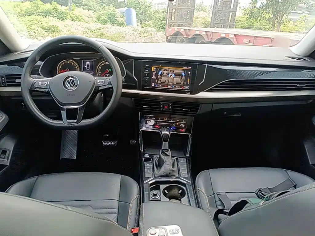 Volkswagen Passat — фото 10