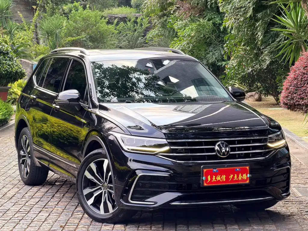Volkswagen Tiguan L — фото 3
