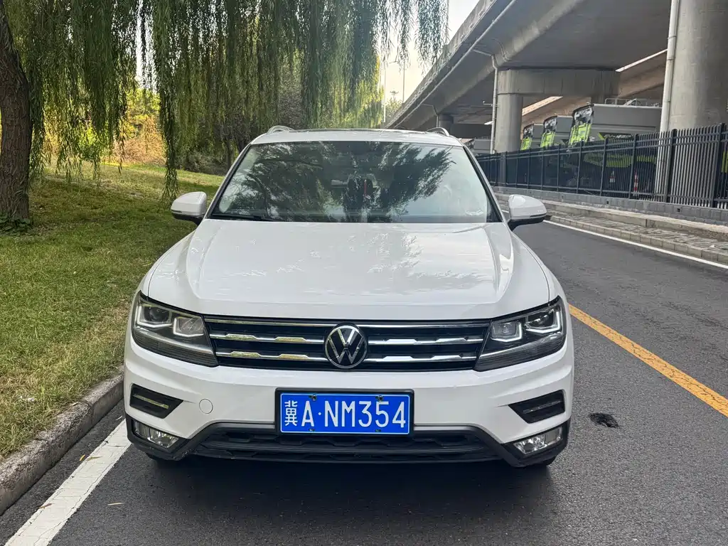 Volkswagen Tiguan L — фото 2