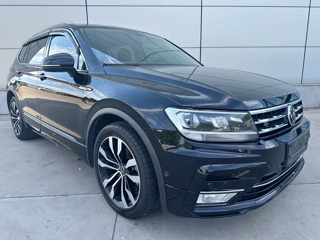 Volkswagen Tiguan L — фото 3
