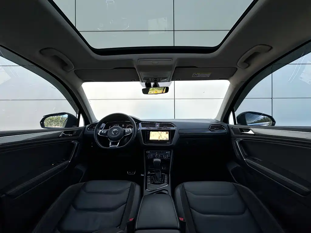 Volkswagen Tiguan L — фото 6