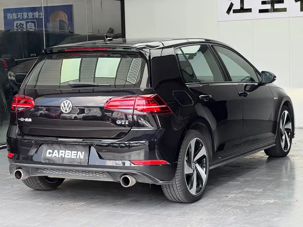 Volkswagen Golf GTI — фото 8