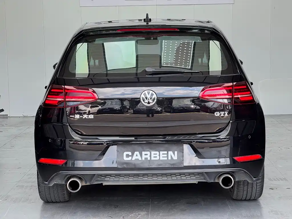 Volkswagen Golf GTI — фото 9