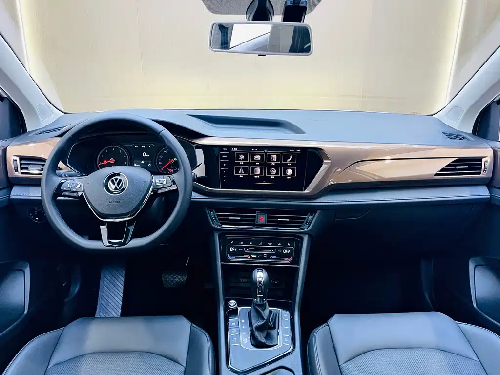Volkswagen Tharu — фото 11
