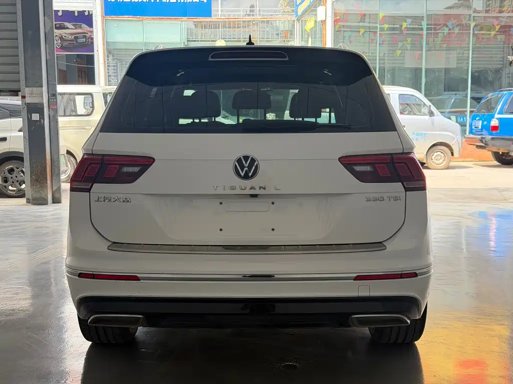 Volkswagen Tiguan L — фото 9