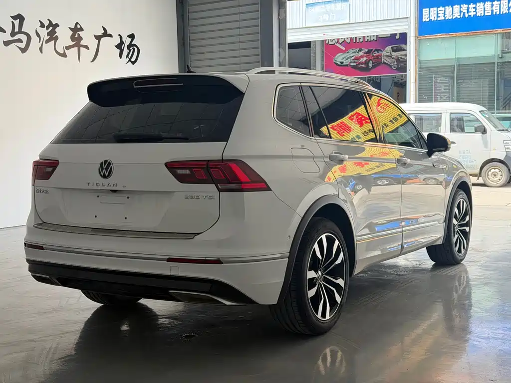 Volkswagen Tiguan L — фото 10
