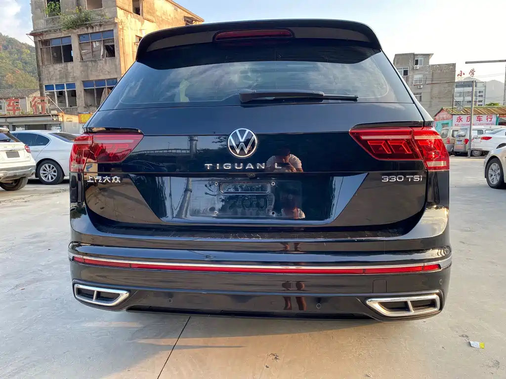 Volkswagen Tiguan L — фото 11