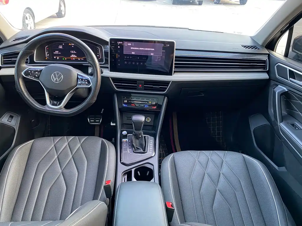 Volkswagen Tiguan L — фото 18