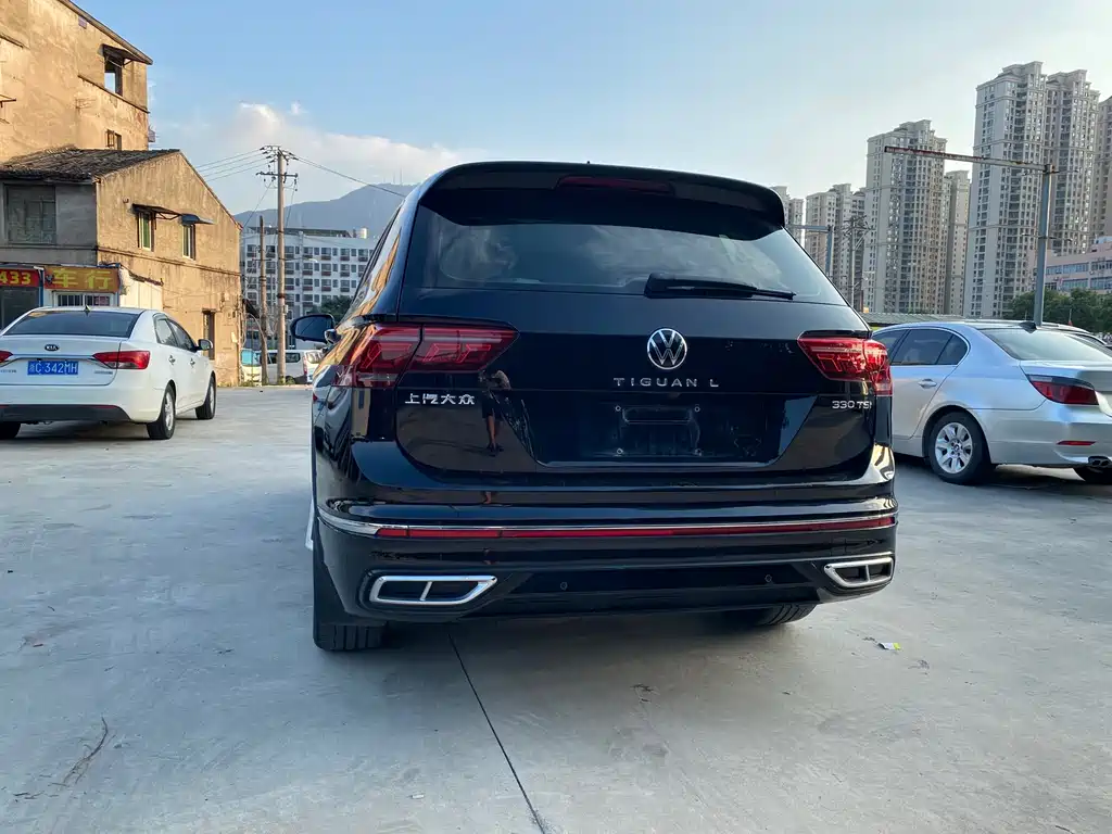 Volkswagen Tiguan L — фото 4