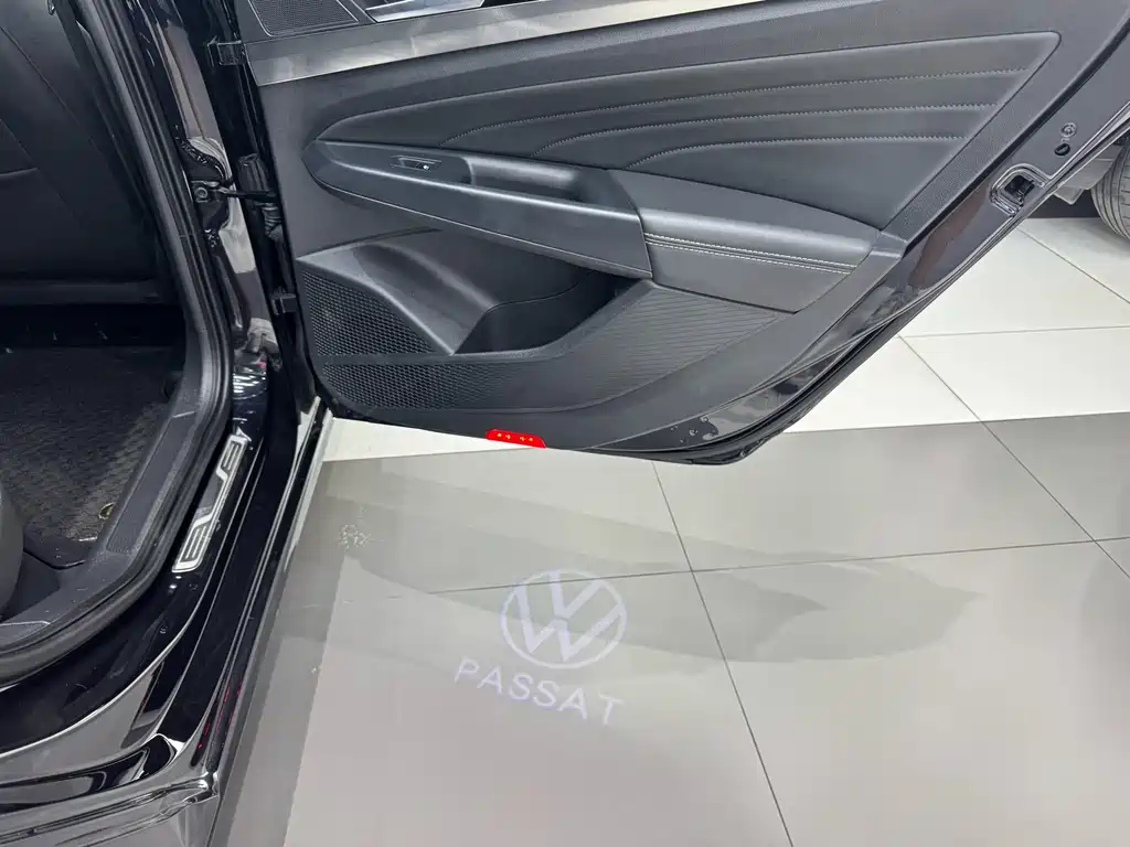 Volkswagen Passat — фото 15