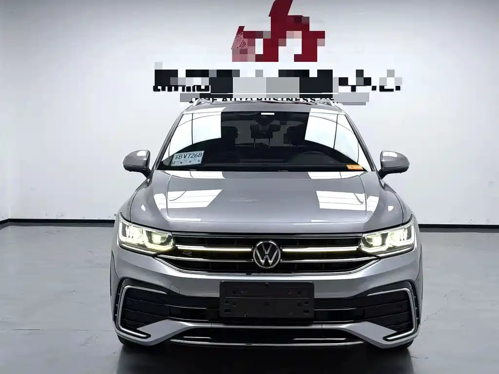 Volkswagen Tiguan L — фото 2