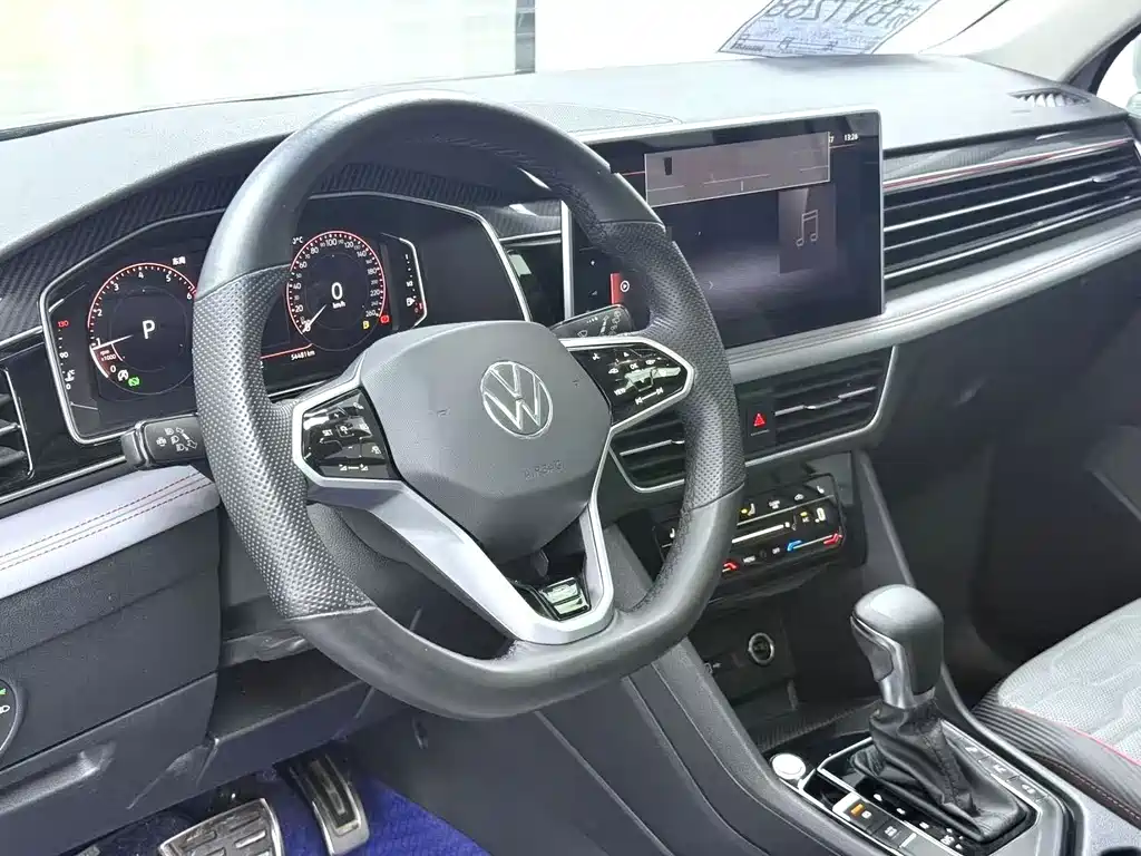 Volkswagen Tiguan L — фото 6
