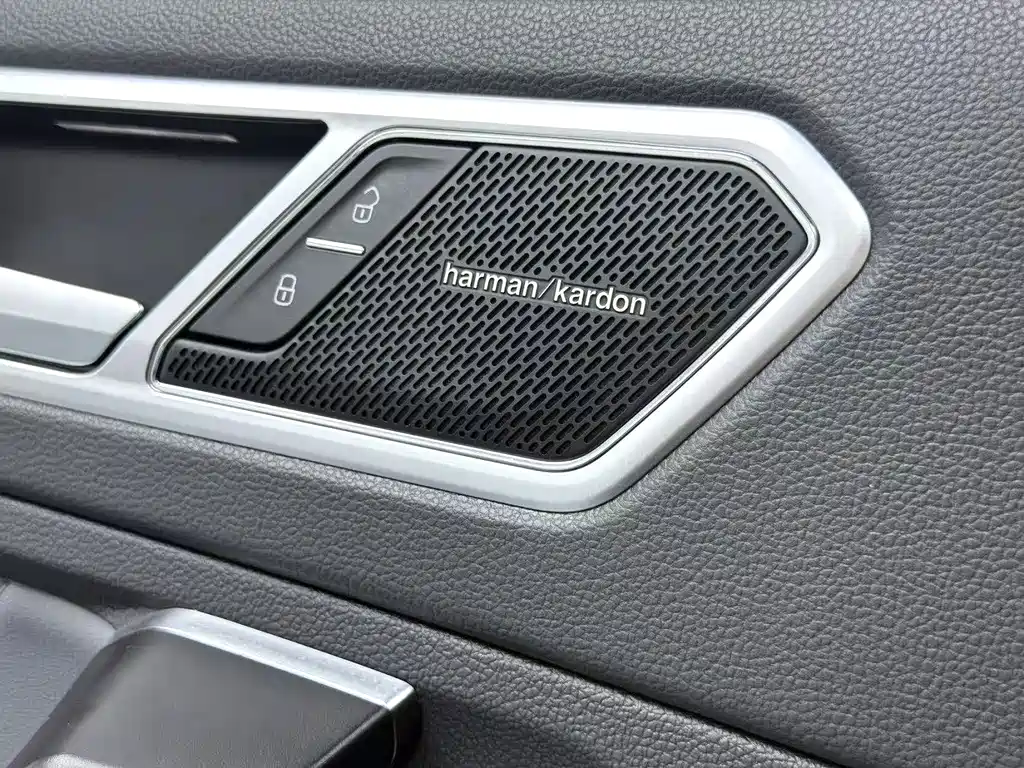Volkswagen Tiguan L — фото 8