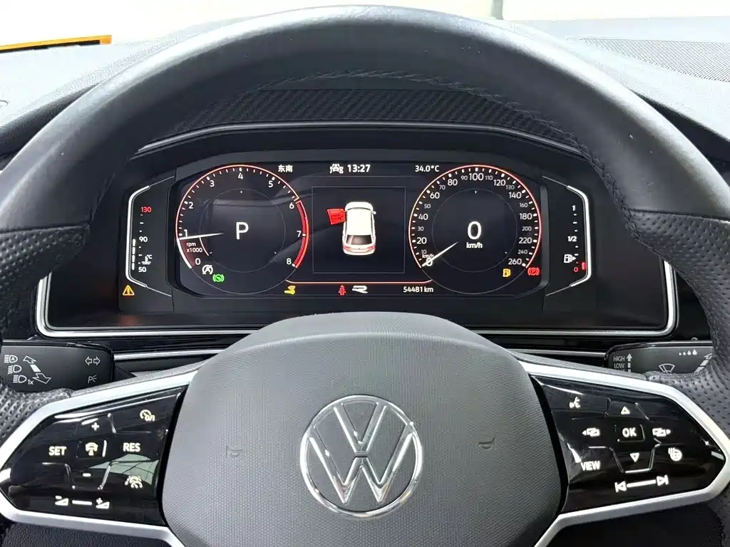Volkswagen Tiguan L — фото 9
