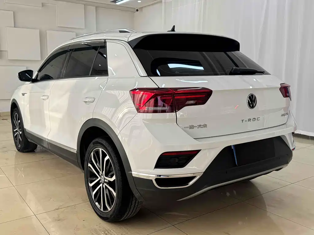Volkswagen T-Roc — фото 4