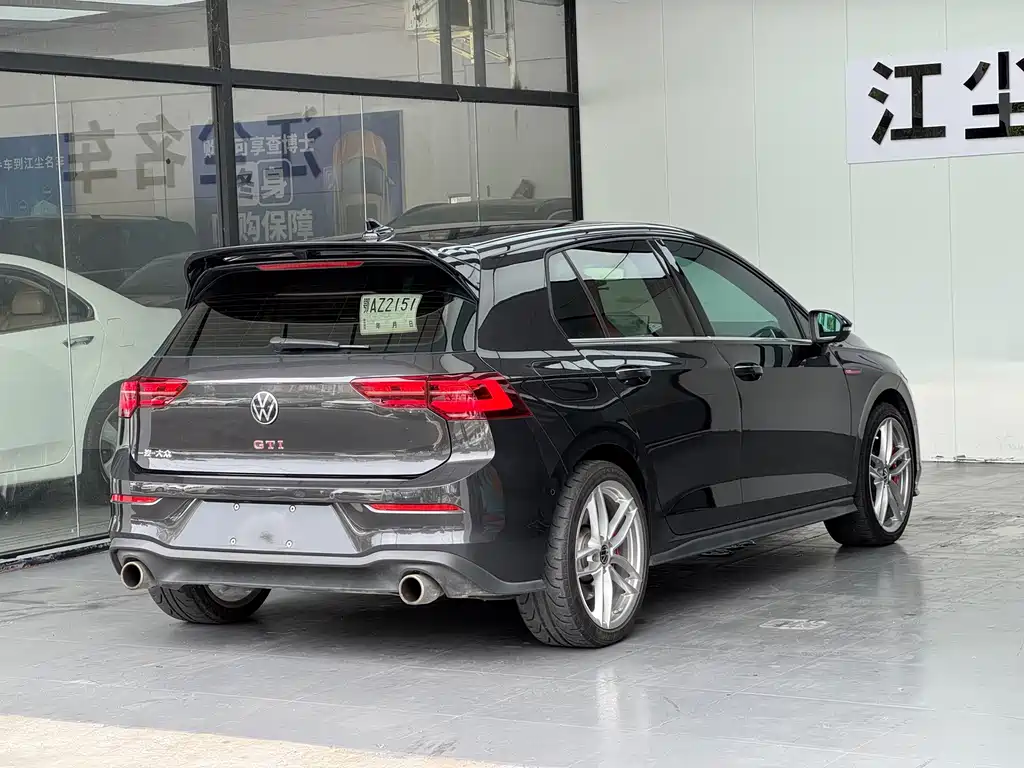 Volkswagen Golf GTI — фото 8