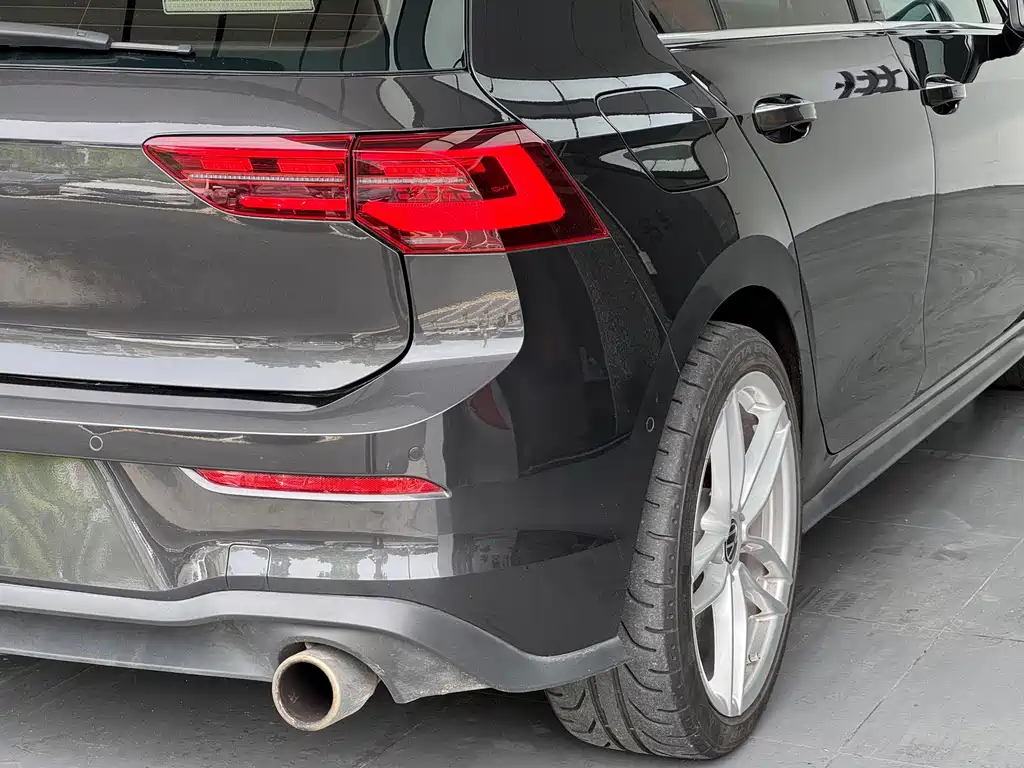 Volkswagen Golf GTI — фото 9