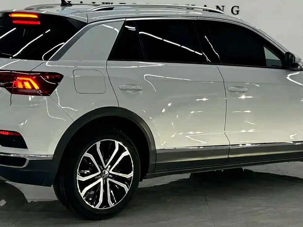 Volkswagen T-Roc — фото 4