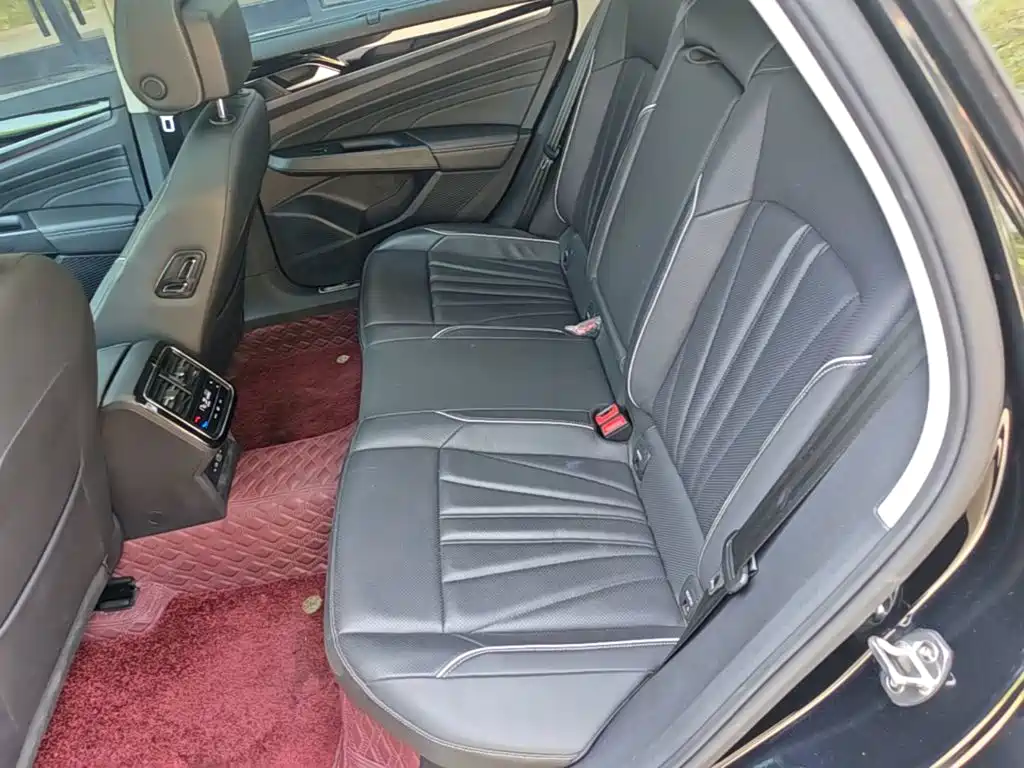 Volkswagen Passat — фото 17