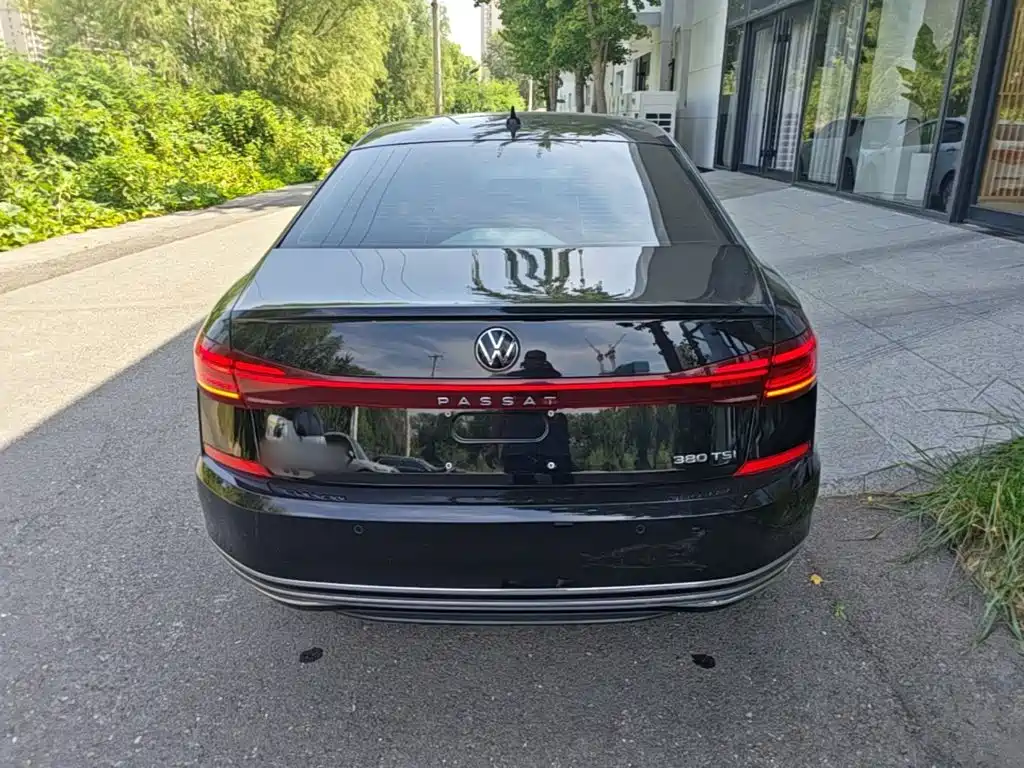 Volkswagen Passat — фото 6