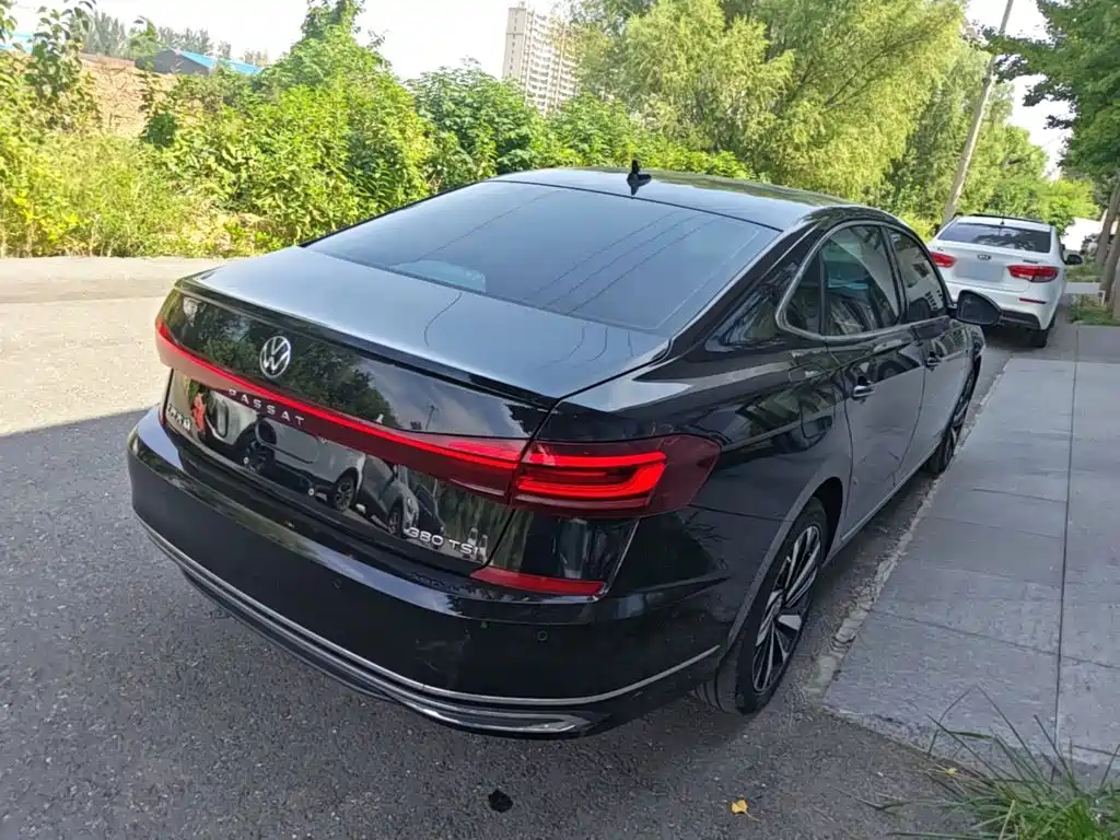 Volkswagen Passat — фото 7