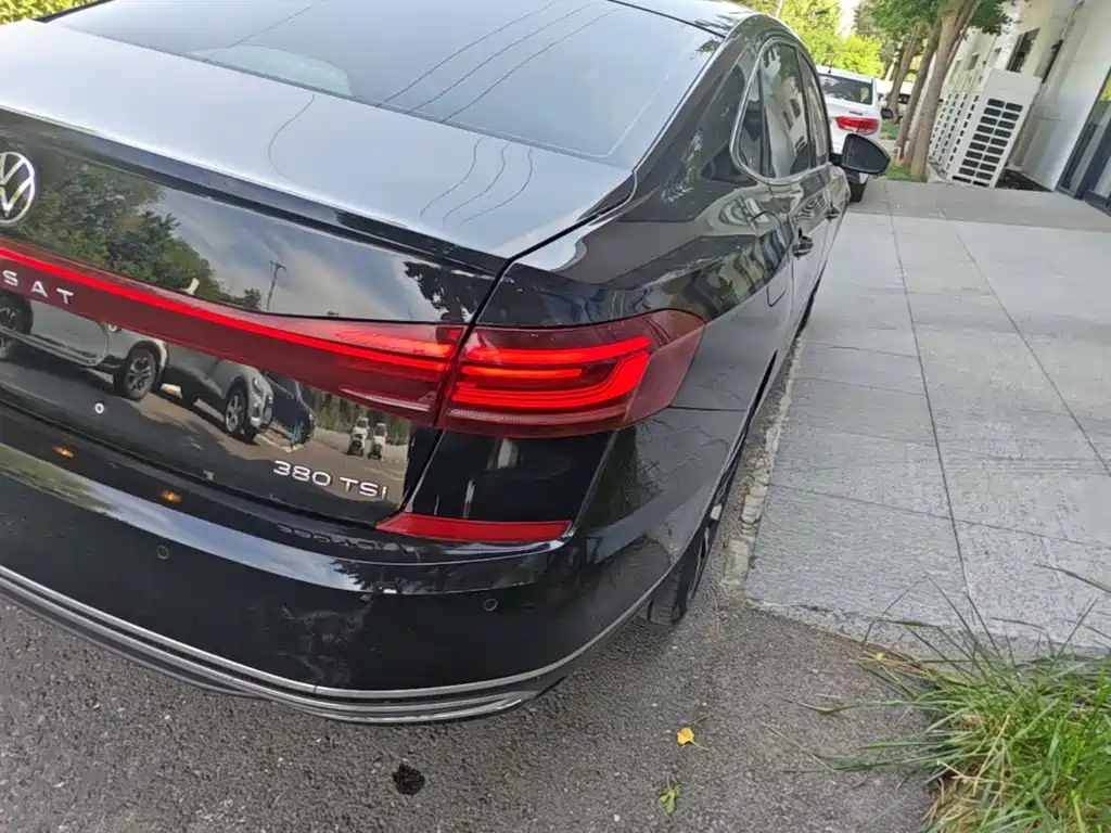 Volkswagen Passat — фото 8