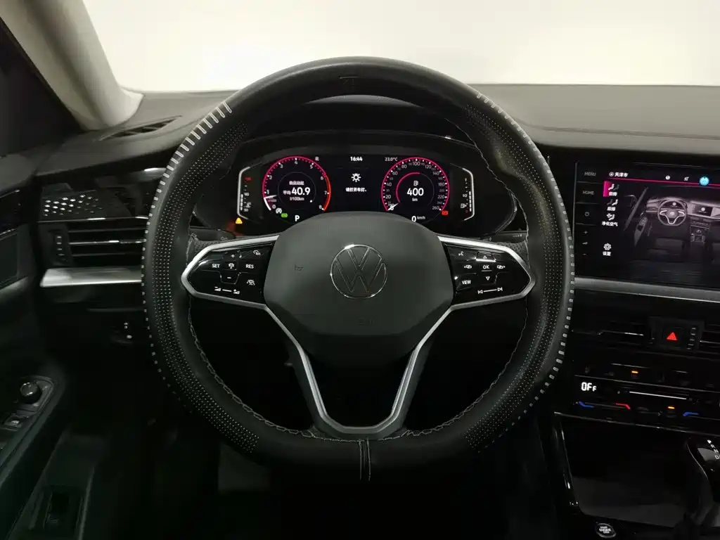 Volkswagen Passat — фото 11