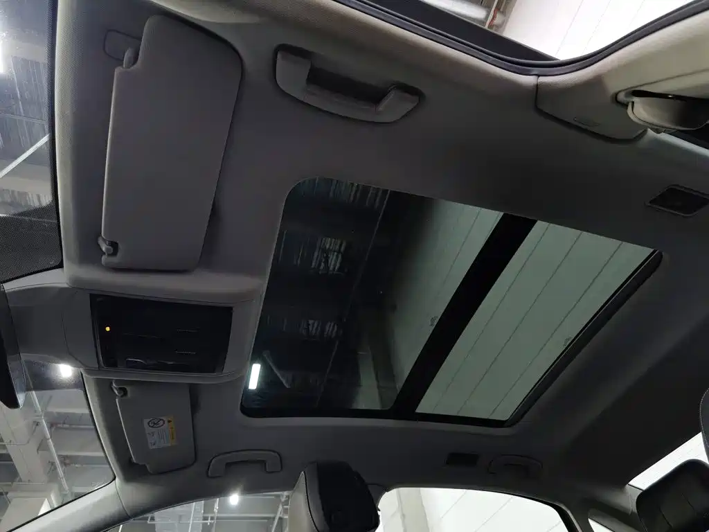 Volkswagen Passat — фото 14