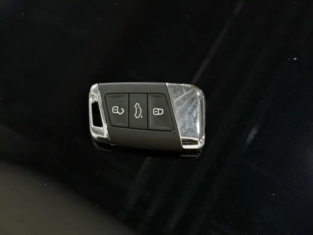 Volkswagen Passat — фото 19