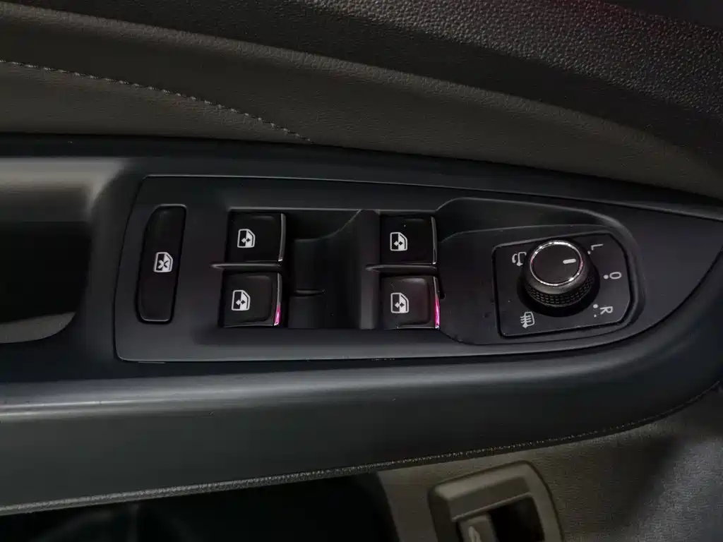 Volkswagen Passat — фото 9