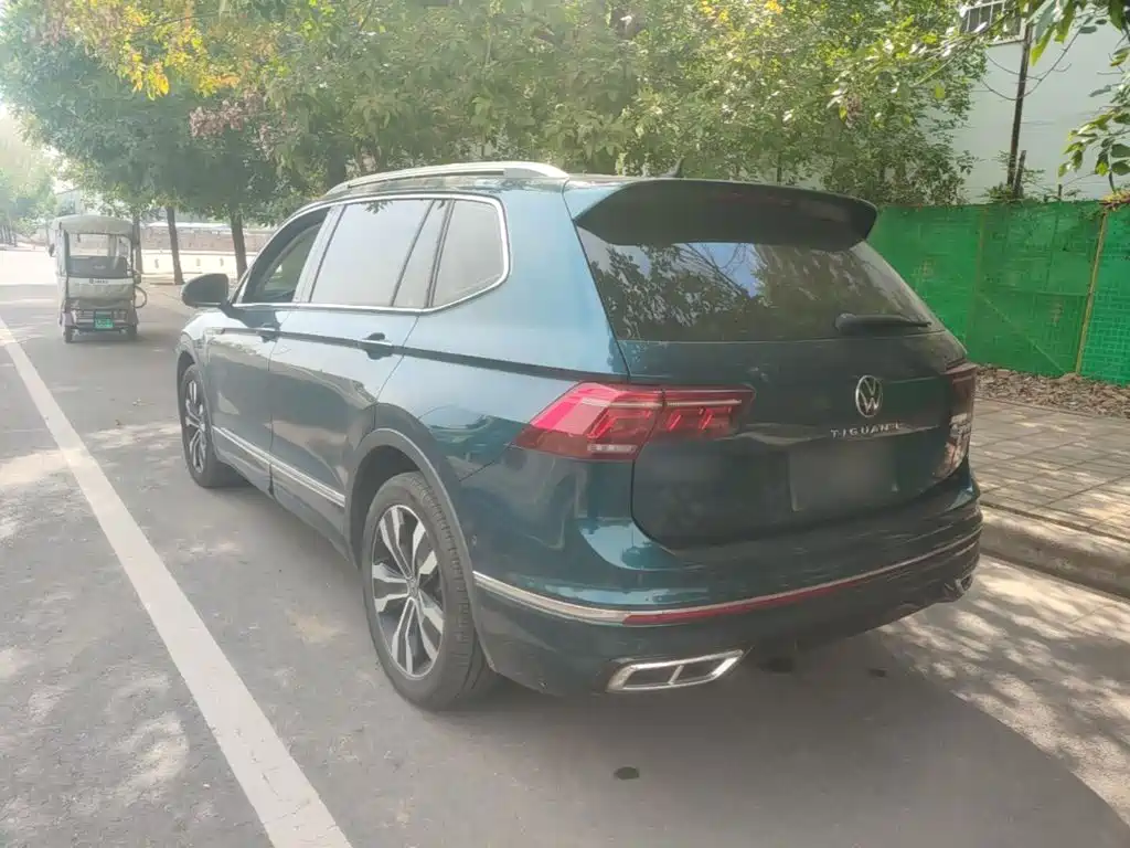 Volkswagen Tiguan L — фото 5