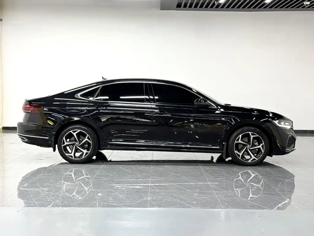 Volkswagen Passat — фото 6
