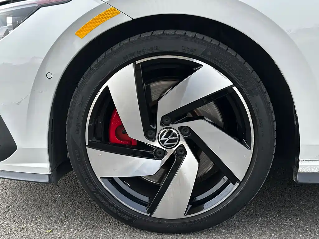 Volkswagen Golf GTI — фото 14
