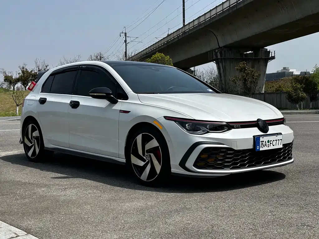 Volkswagen Golf GTI — фото 3