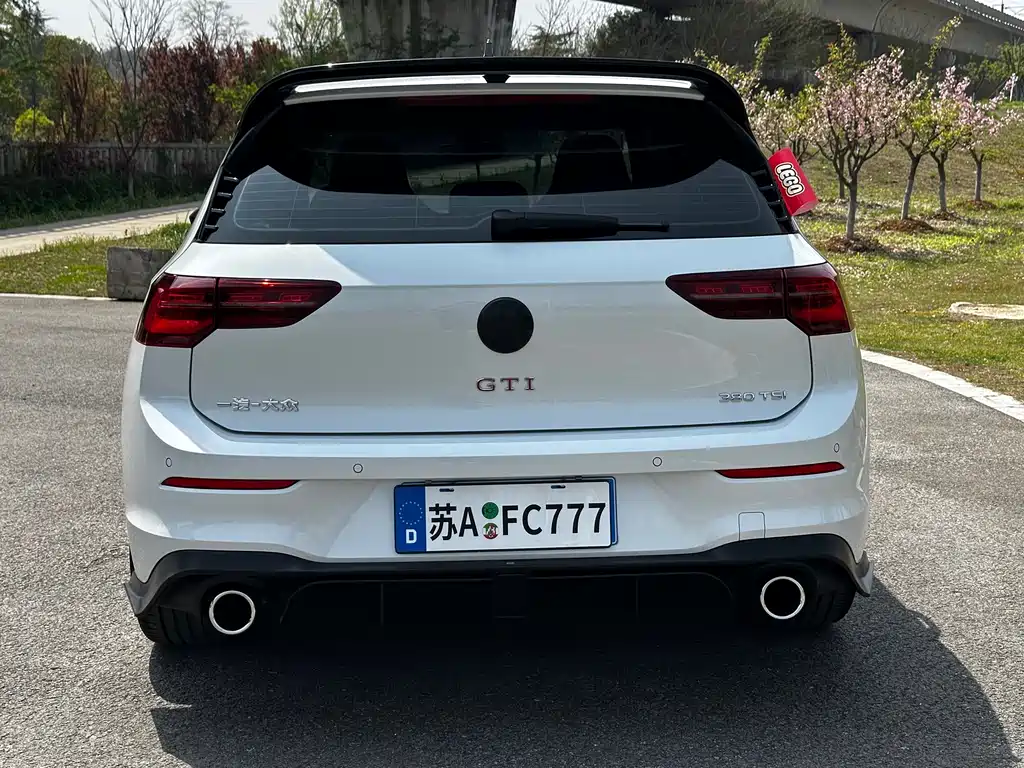 Volkswagen Golf GTI — фото 22