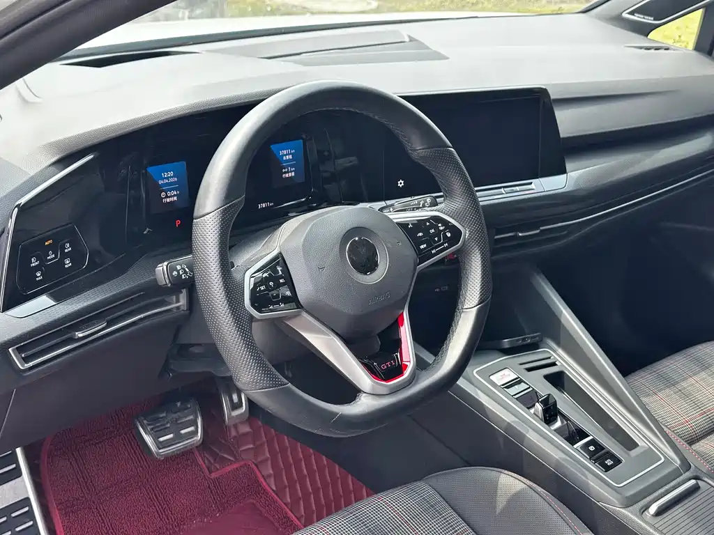 Volkswagen Golf GTI — фото 6