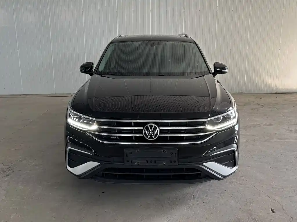 Volkswagen Tiguan L — фото 3