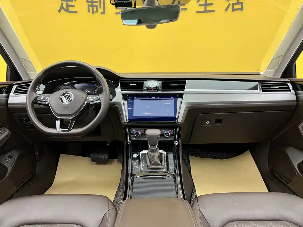 Volkswagen Phideon — фото 40